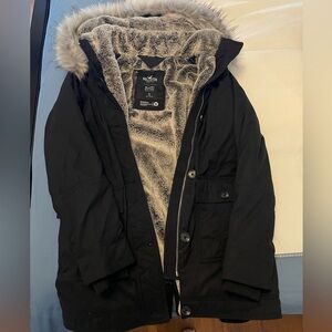 New without tags! Hollister Heritage Collection faux fur-lined parka.